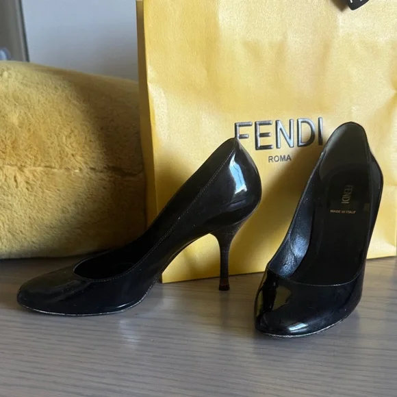 Fendi Glossy Black Heels - Picture 1 of 5